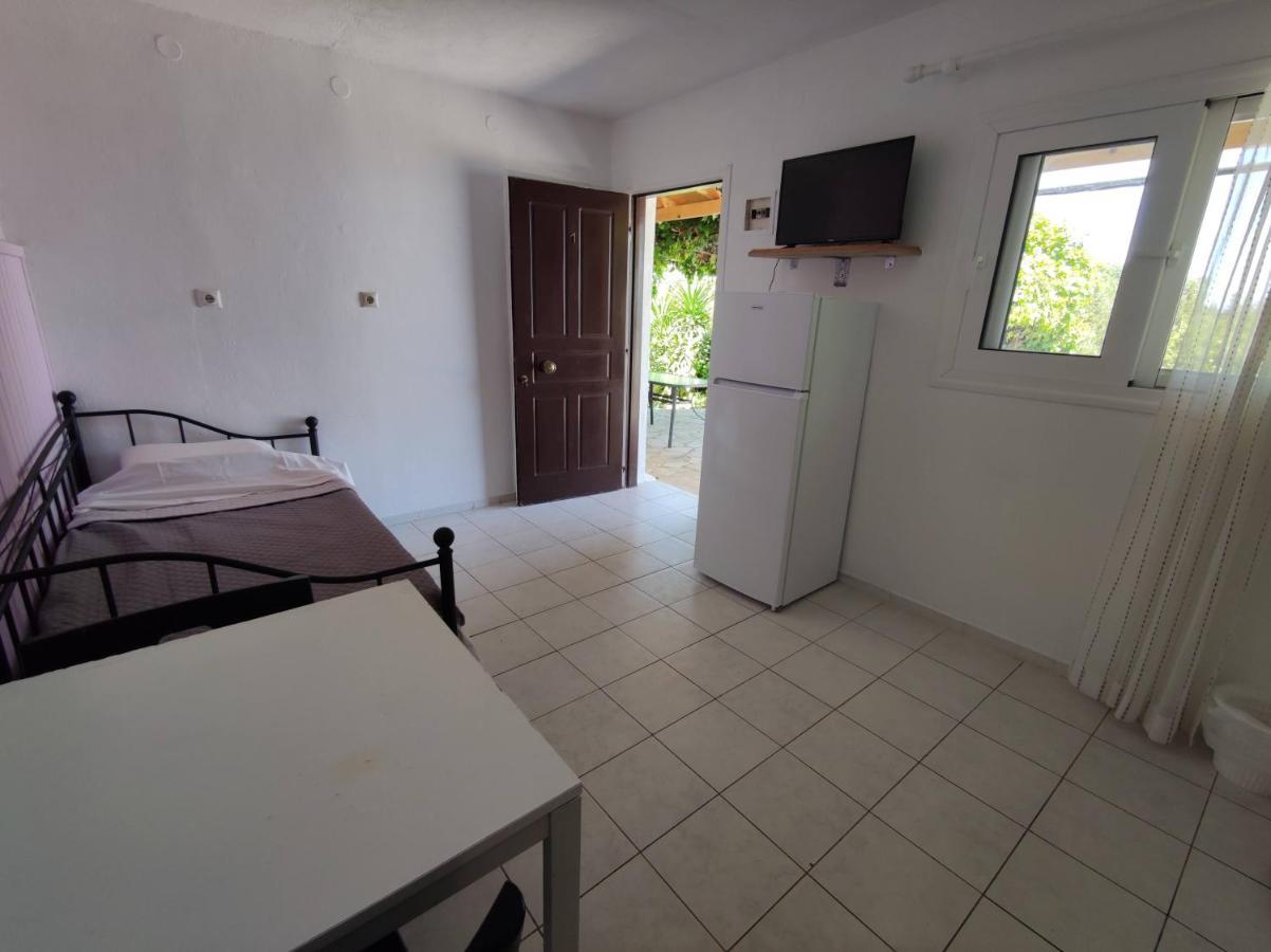 Studio Tasos Apartment Гайос Екстериор снимка