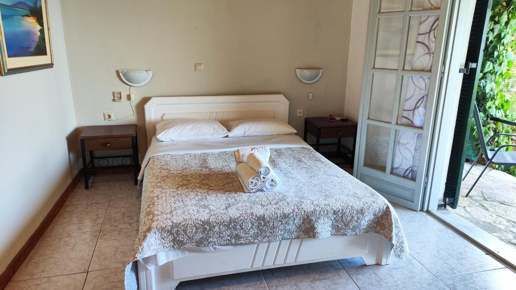 Studio Tasos Apartment Гайос Екстериор снимка