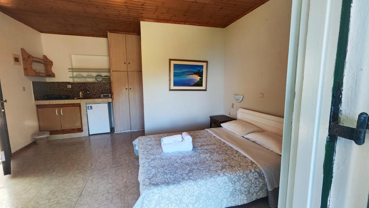 Studio Tasos Apartment Гайос Екстериор снимка